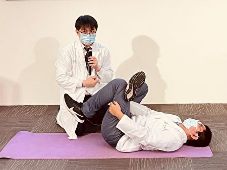 刘东桓医师提供居家复健动作指引: 【第一招】