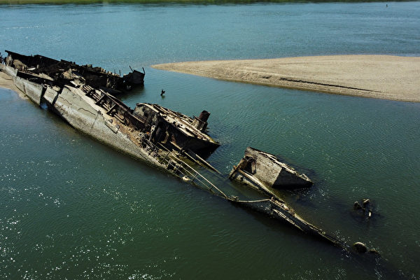 組圖：歐洲大旱 多瑙河驚現二戰載彈藥軍艦