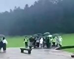 喜事变丧事 新郎云南拍婚纱突遭雷击身亡