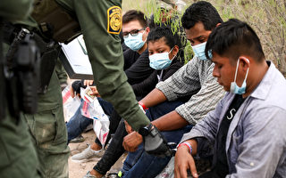 El Paso邊境特工發現8名非法移民冒充未成年人