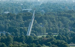 拉脱维亚首都拆除一座苏联时期纪念碑