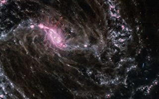 韋伯望遠鏡發布新圖 揭大棒螺旋星系迷人景象