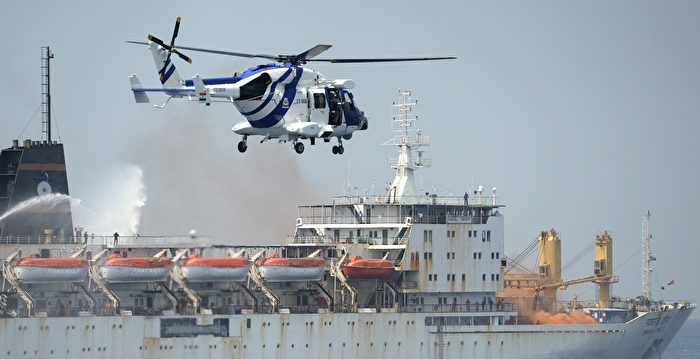 组图：印度海岸警卫队进行海上搜救演习