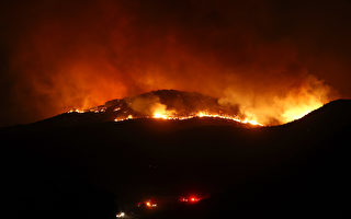 河濱縣Fairview野火增至2,400英畝 數千人撤離
