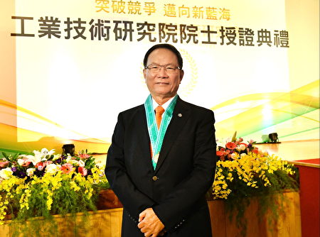 台塑公司董事長林健男不僅是中原大學之光，更多次促成母校與業界合作，嘉惠學子。