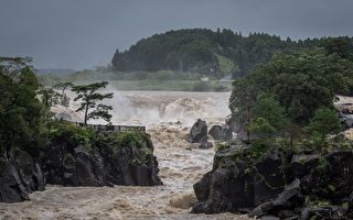 日本遭遇罕见台风 至少700万人需避难