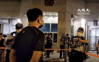 香港男子英領館外吹口琴被捕