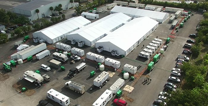 应对涌入移民危机 纽约市长宣布建应急中心