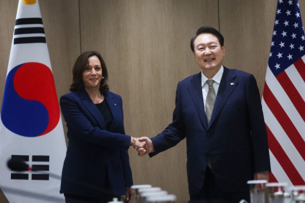 贺锦丽与韩国总统会面 造访韩朝非军事区