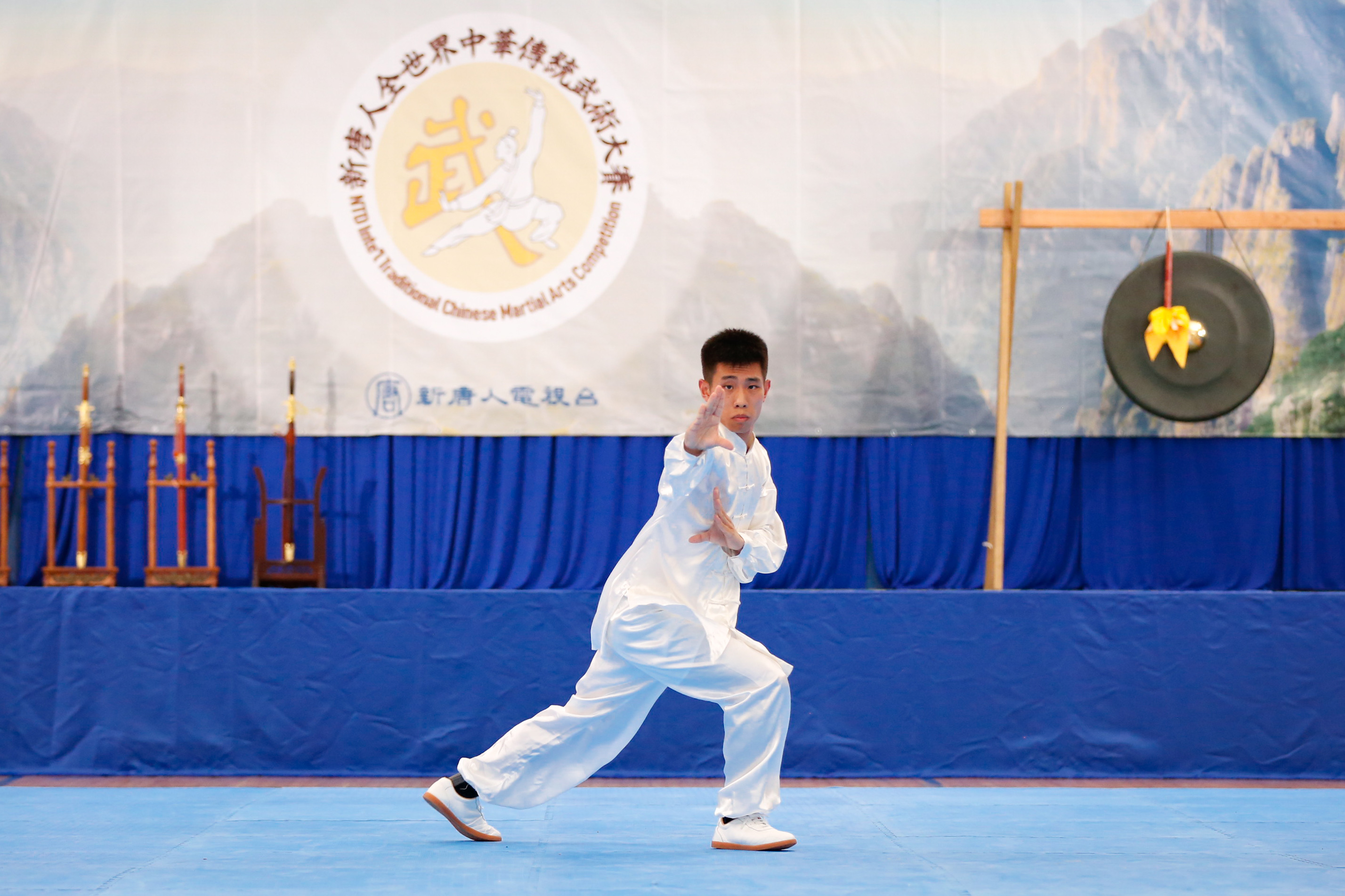 2022年8月27日,第七届“新唐人全世界中华传统武术大赛”复赛,男子拳术组选手刘大雁表演五手拳。(张静怡/大纪元)