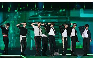 Stray Kids三度登告示牌200榜冠軍 辦巨蛋巡演