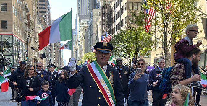 哥伦布日游行 展现文化的盛会