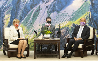 加拿大訪團會晤蘇貞昌 允推台加投保協議