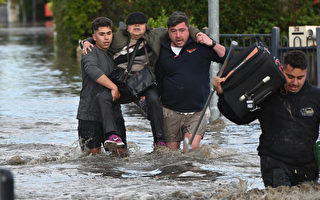 三州洪水泛滥 多地接撤离令 维州发救灾补贴