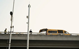 北京横幅事件后 四通桥加大警力监视路人