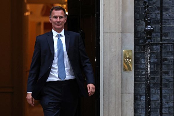 英財政大臣：將提高一些稅收 削減公共開支