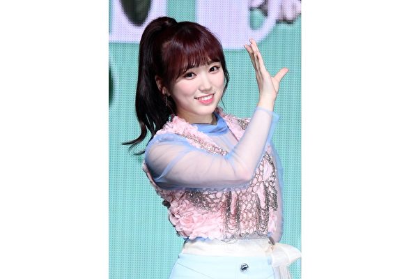 Amazon.co.jp: HKT48 矢吹奈子 生写真 IZ*ONE : おもちゃ