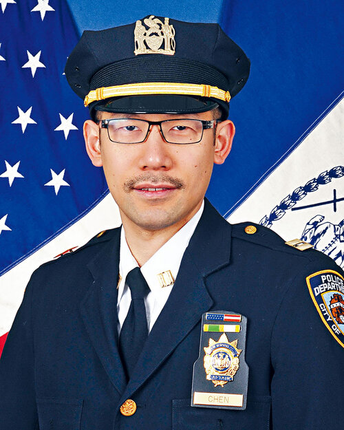 紐約華埠市警五分局迎來華裔新局長陳韜