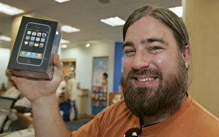 未开封的2007首款iPhone 拍出3.9万美元高价