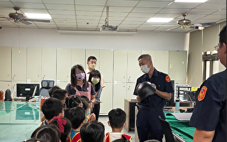幼儿园学童参访 北斗警分局实施法治教育