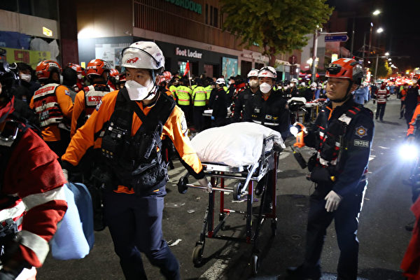 韓國慘案 目擊者：人群像多米諾骨牌般倒下