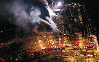 組圖：南京知名大商場火災 內部被摧毀