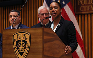 紐約市警局長呼籲霍楚 取消保釋改革法