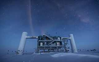 南极冰层下发现中微子 揭示遥远星系特性