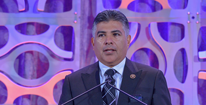 卡德纳斯宣布竞选民主党众议员竞选委员会主席