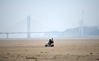 中国南方夏秋冬连旱 鄱阳湖水位再创新低