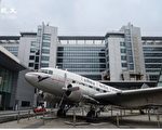 国泰航空料港明年底客运航班运力恢复七成