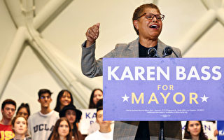 民主黨眾議員巴斯勝出 當選洛杉磯首位女市長