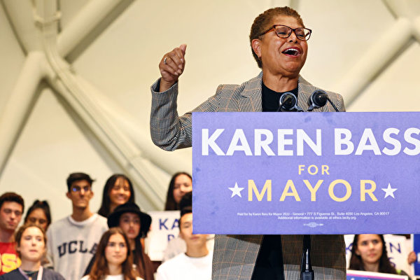 民主党众议员巴斯胜出 当选洛杉矶首位女市长