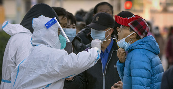 新十条后“阳性太多” 北京发热门诊被挤爆