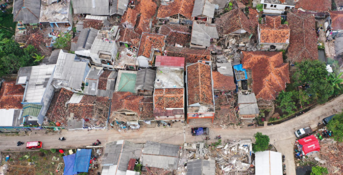 再次地震 印尼爪哇岛发生5.7级地震