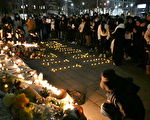 抗议中共封控 温哥华千人集会悼新疆逝者