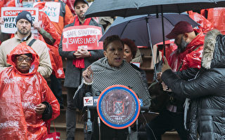纽约市护士抗议人员短缺 要求院方改善待遇