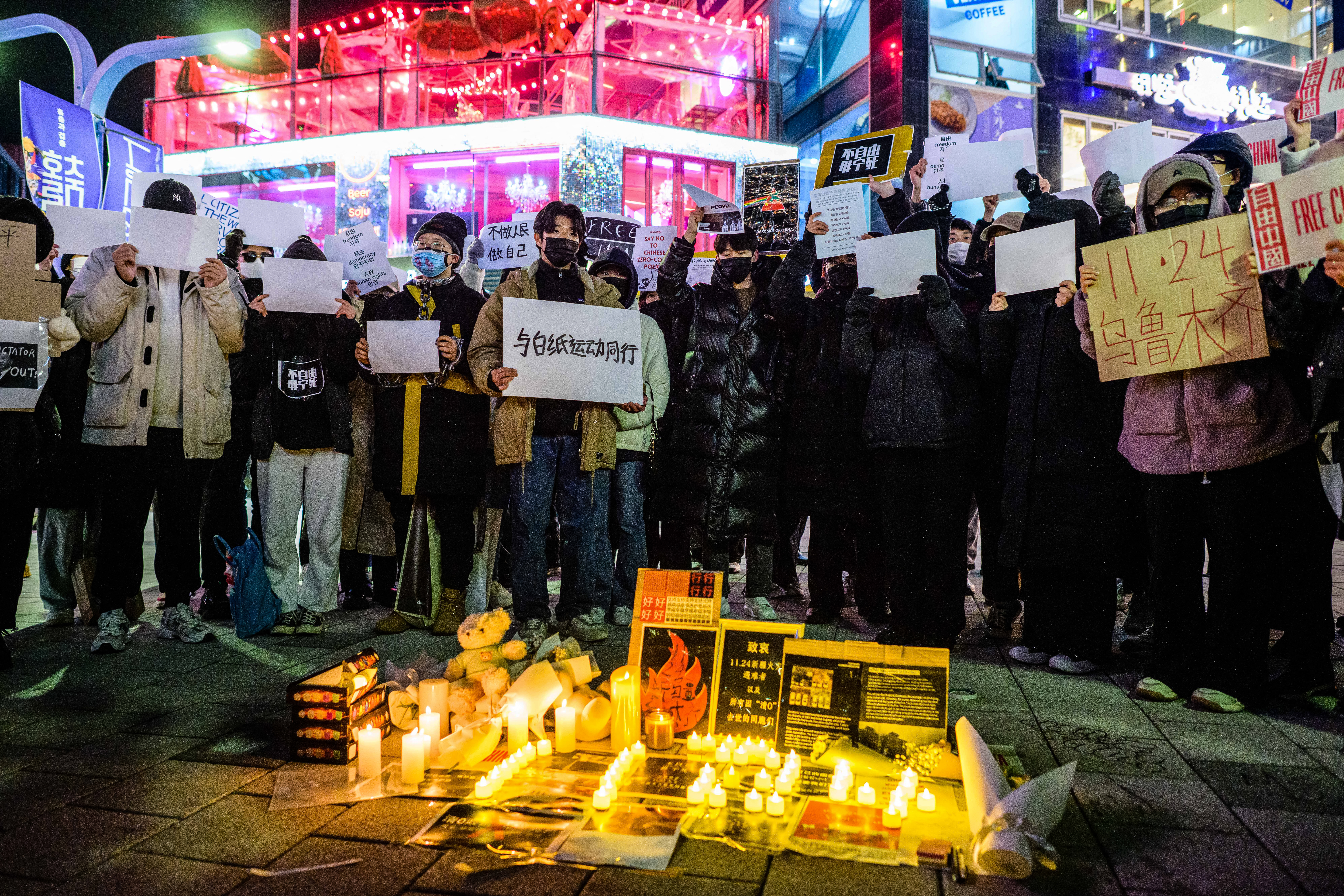 在韓中國留學生聲援大陸白紙運動（多圖）