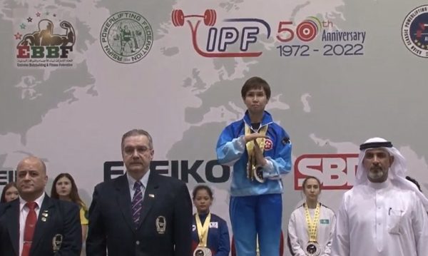 运动员获金牌 国际赛事又播“愿荣光归香港”