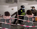 传广西南宁市民出行受阻 质问：警号拿出来