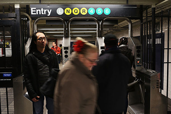 紐約地鐵逃票嚴重 MTA考慮重新設計旋轉門