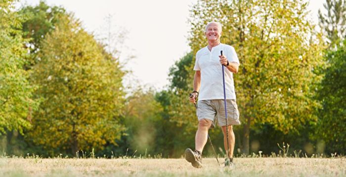 新研究：每天步行1万步 患痴呆风险降一半