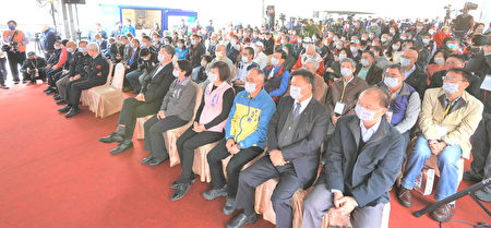 桃园市长郑文灿及客家委员会主任委员杨长镇等500多位贵宾出席开馆典礼。