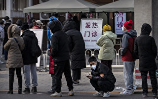 中国疫情传播速度迅猛 医疗系统濒临崩溃