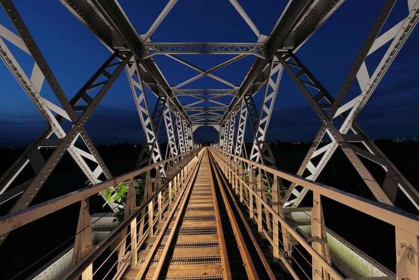 虎尾鐵橋光環境 獲國際三大照明設計優勝獎