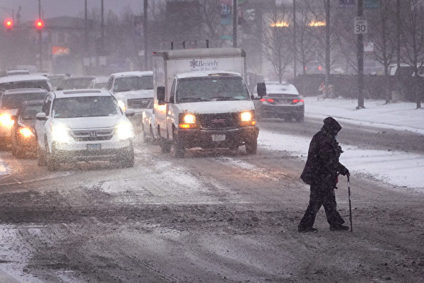 組圖：美國遭冬季風暴侵襲 數千航班取消