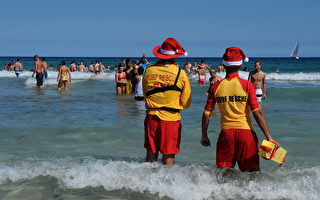 圣诞日热浪来袭 救生员提醒注意游泳安全