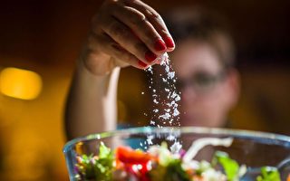 研究：吃盐太少可能和太多一样有危险