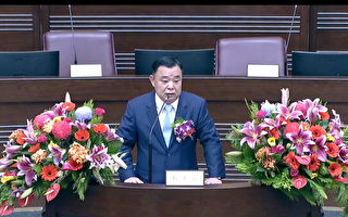 邱奕胜39票连任议长 桃园市议会出现母子档