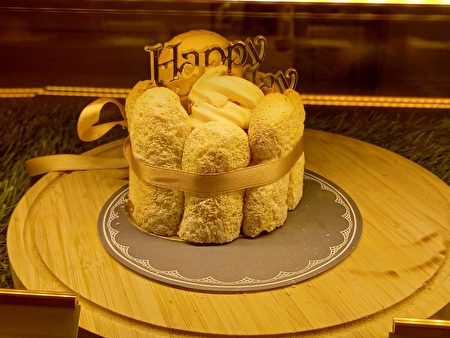 主廚阿山聽著傳統老歌做出各種精緻甜點，用「生日快樂」傳遞真誠的祝福。